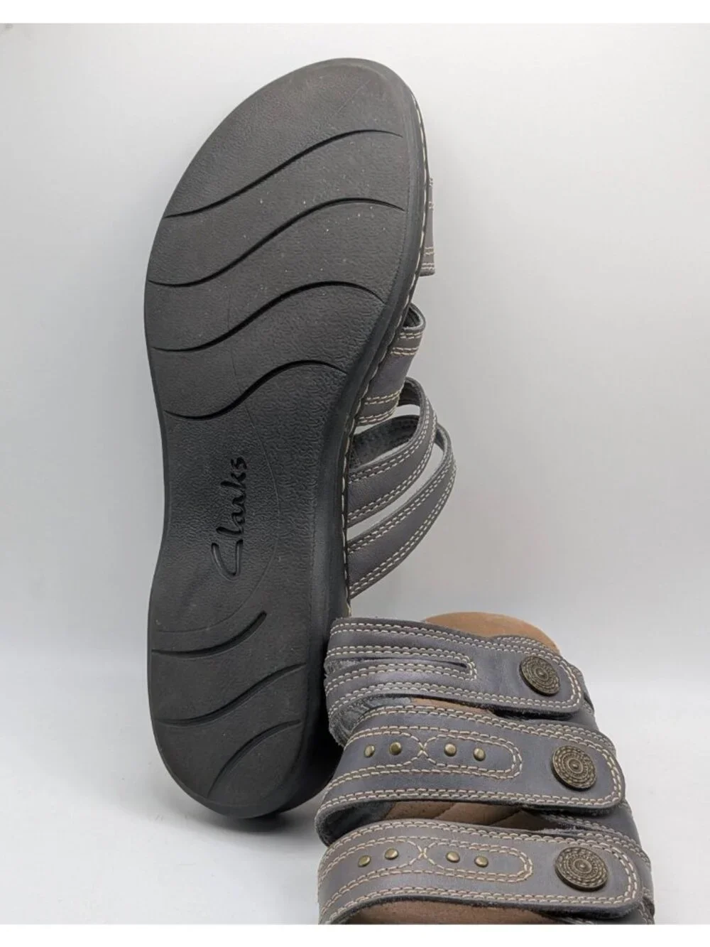 Clarks Sandals Leisa Cacti Q Womens Size 11M Adjustable Gray Leather Slip On